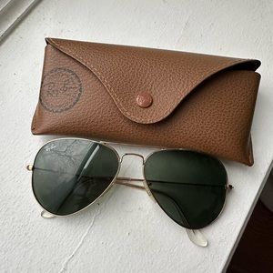 Raybans classic aviator sunglasses